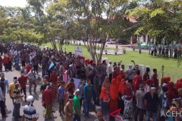 Massa juga gelar aksi demo ke Kantor Bupati Aceh Barat