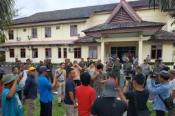 Warga Bangka Tengah desak pemda tutup tambang pasir