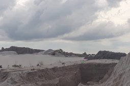 Pemerintah minta aktivitas tambang pasir Sungaiselan dihentikan