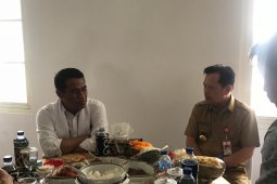 Regent Tapin attends a meeting with Minister of Agriculture