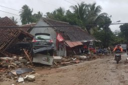 Warga Tanjung Lesung kembali mengungsi karena sirine peringatan tsunami