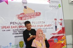 34 pelajar beraksi layaknya "News Anchor" profesional