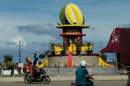 Tugu gempa dan tugu durian di Gunungsitoli, Nias diresmikan