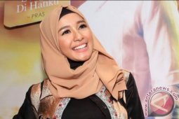 Laudya Cynthia Bella akan menggelar fashion show di London