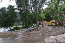 Mengintip aktivitas tambang pasir ilegal di Aek Sigeaon