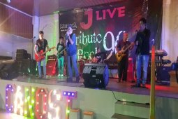 Tribute rock 90 sukses digelar