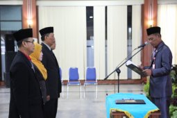 Bupati lantik badan usaha BPR Tanah Laut