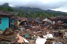 Korban tsunami butuh pakaian layak pakai