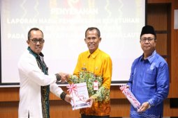 Serahkan hasil laporan