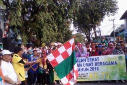 Kemenag Kalsel gelar jalan sehata kerukunan agama