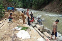 Petani tiga desa di Panyabungan Timur terancam tidak turun ke sawah