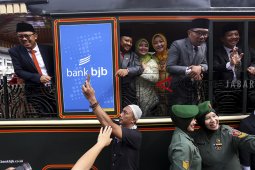 Peluncuran bus wisata Jawa Barat
