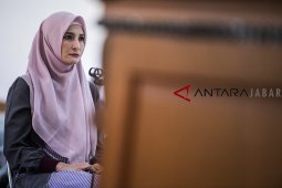 Inneka Koesherawati bersaksi di sidang Wahid Husein