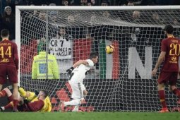 Juve juara musim dingin setelah tekuk Roma