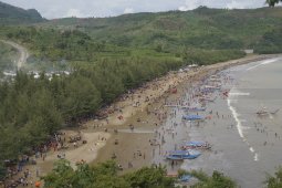 Kunjungan Wisatawan Pantai Gemah Tulungagung