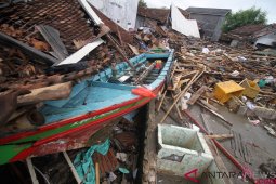 Tsunami killed 334, residents asked to stay away from beaches