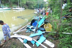 Perahu Meledak