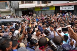 Sandiaga disambut teriakan emak-emak pedagang di Kendari
