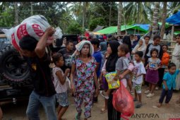 Ratusan warga Gorontalo mengungsi akibat informasi tsunami
