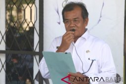 Pemkab Bangka Barat salurkan eskavator bantuan KKP