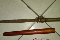 Pelaku sajam jenis ujung tombak diamankan polisi