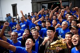 Pemprov Jabar memberikan "kadeudeuh" untuk Persib U-16 dan U-19