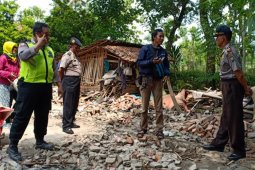 Tiga Warga Ponorogo Luka Akibat Tertimpa Rumah Roboh