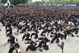 45.024 Pesilat Ponorogo Zikir dan Deklarasi Pemilu Damai (Video)