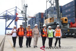 Ekspor Perdana Pelabuhan Kuala Tanjung