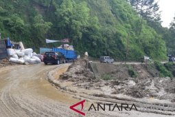 Akses transportasi Parapat tetap lancar
