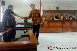 Perkenalan Billy Sindoro dan Bupati Neneng Hasanah relatif baru, kata pengacara