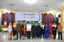 Wisudawan harus bersikap inteletual