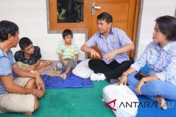 Bupati Klungkung motivasi bocah korban kecelakaan