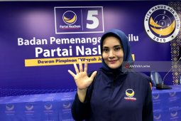 Artis Elma Theana "Ngontrak" Rumah di Lamongan