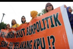 Unjuk rasa di kantor KPU Kalbar