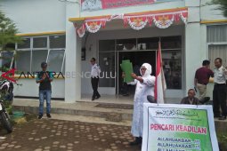 Tuntut keadilan !! Pengusaha Mukomuko gelar aksi adzan di sejumlah OPD