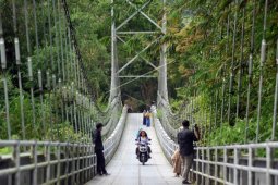 Jembatan gantung Agam jadi spot foto menarik