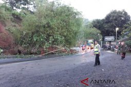 Arus kendaraan lintas Malangbong kembali normal dua arah