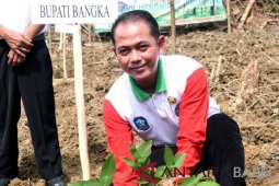 Bupati serahkan penghargaan Kalpataru ke Desa Dalil