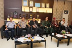 Umat Kristiani mendoakan korban bencana tsunami