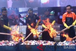 Bea Cukai Tanjung Pandan musnahkan 11.482 rokok ilegal