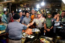 Tim satgas pangan sidak ke Pasar Kosambi Bandung