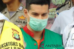 Pesinetron Steve Emmanuel Selundupkan Kokain 92,04 Gram Dari Belanda