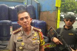 Ratusan jerigen tuak diamankan Polrestabes Bandung