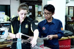 Mahasiswa Jerman belajar bambu di Universitas Pancasila