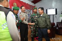 Banjarmasin mayor visits security posts