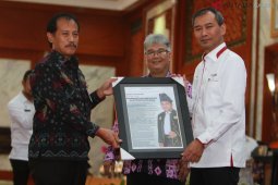 Bupati Tanah Bumbu terima penghargaan pengembangan pariwisata