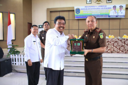 Kajari minta kades laksanakan tugas dengan baik