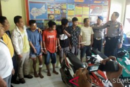 Polisi ciduk lima begal di Jalinsum Kualuhselatan