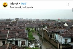 Korban terdampak puting beliung di Rancaekek diungsikan sementara
